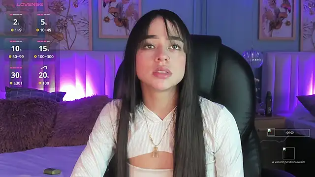 TifannyWolf  online show from November 13, 2025, 10:30 pm