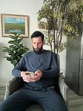 Michel huge online show from April 11, 2026, 7:13 am