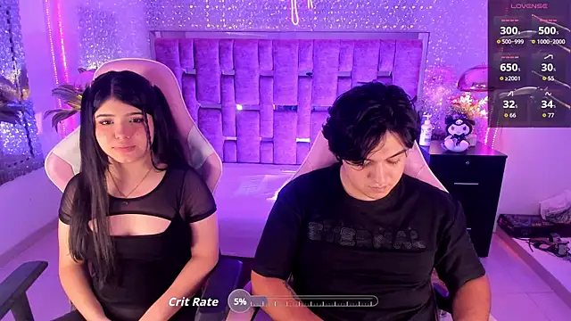 Snapshot of EmilyANDrew_ chatting on October 3, 2025, 4:20 am EmilyANDrew online show from October 3, 2025, 4:20 am