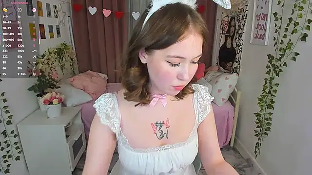 Snapshot of LanaRoselle chatting on February 13, 2026, 9:22 pm LanaRoselle online show from February 13, 2026, 9:22 pm