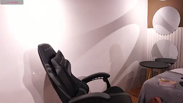 Ariaa Isabell online show from October 31, 2025, 6:53 pm