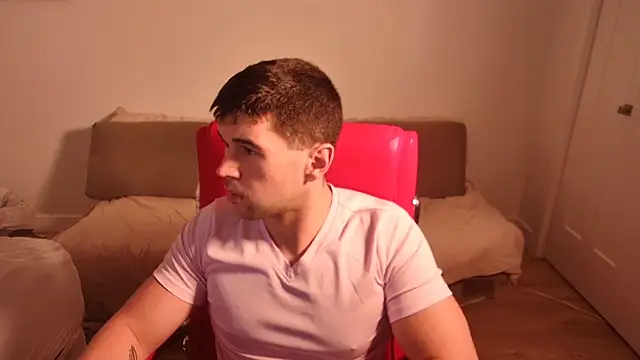 Snapshot of Sand0w chatting on October 20, 2025, 9:59 pm Sand0w online show from October 20, 2025, 9:59 pm