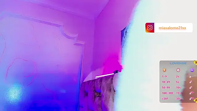 LADY-HOT-SEXY- online show from December 4, 2025, 9:01 pm