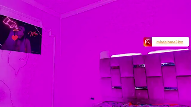 LADY-HOT-SEXY- online show from December 18, 2025, 8:48 pm