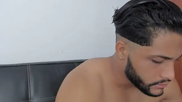 Pier Simons online show from December 18, 2025, 3:29 pm