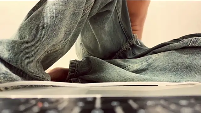 Snapshot of Max_Rain chatting on October 20, 2025, 3:40 am Max Rain online show from October 20, 2025, 3:40 am