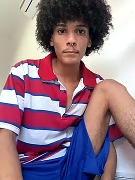 Snapshot of Max_Rain chatting on October 22, 2025, 7:35 pm Max Rain online show from October 22, 2025, 7:35 pm