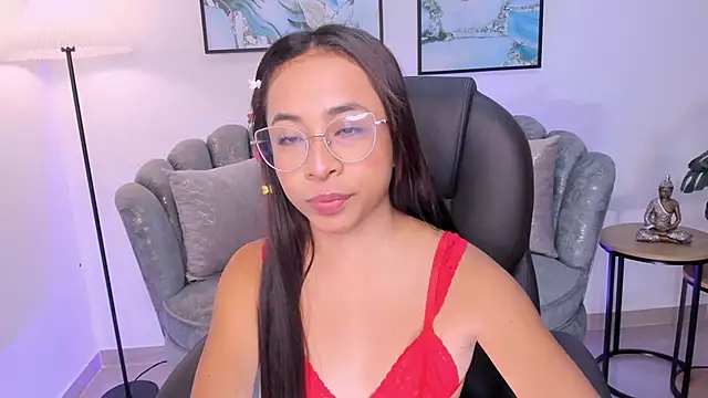 Snapshot of July_Adams chatting on December 1, 2025, 5:12 am July Adams online show from December 1, 2025, 5:12 am