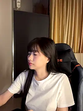 Snapshot of _Meimeibaby_ chatting on October 17, 2025, 8:06 am Meimeibaby online show from October 17, 2025, 8:06 am