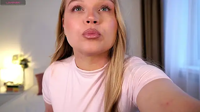 Snapshot of Irene_sooth chatting on December 1, 2025, 7:46 am Irene sooth online show from December 1, 2025, 7:46 am