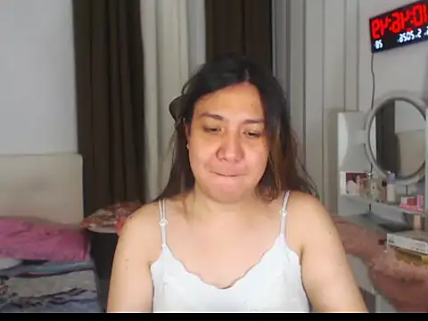 Snapshot of stellahugeX chatting on May 5, 2026, 2:47 pm stellahugeX online show from May 5, 2026, 2:47 pm