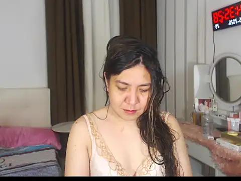 Snapshot of stellahugeX chatting on May 7, 2026, 8:36 pm stellahugeX online show from May 7, 2026, 8:36 pm