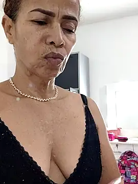 Merybeks online show from November 7, 2025, 10:37 am