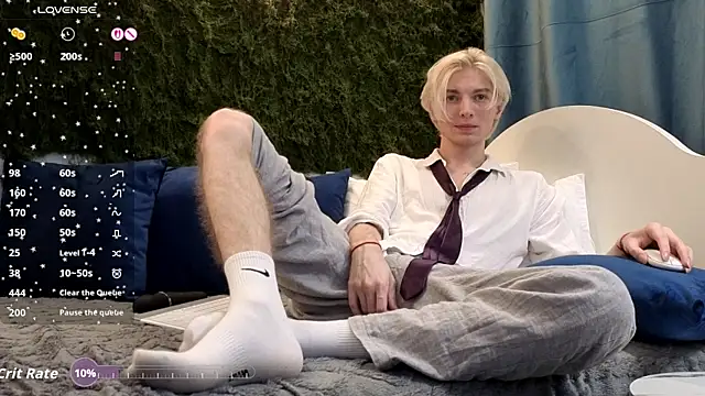 Snapshot of fiachand chatting on November 23, 2025, 8:19 pm fiachand online show from November 23, 2025, 8:19 pm