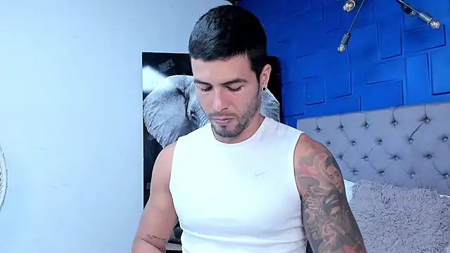 andres-clark92 online show from September 29, 2025, 5:40 pm