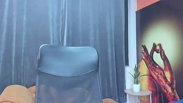 andres-clark92 online show from November 28, 2025, 5:48 pm