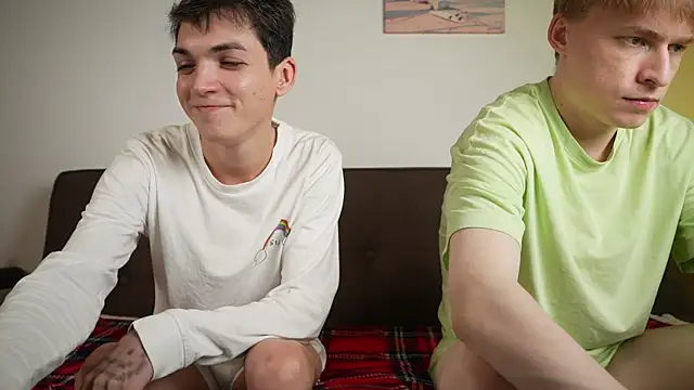 Snapshot of MattyandAiden chatting on December 17, 2025, 6:47 pm MattyandAiden online show from December 17, 2025, 6:47 pm