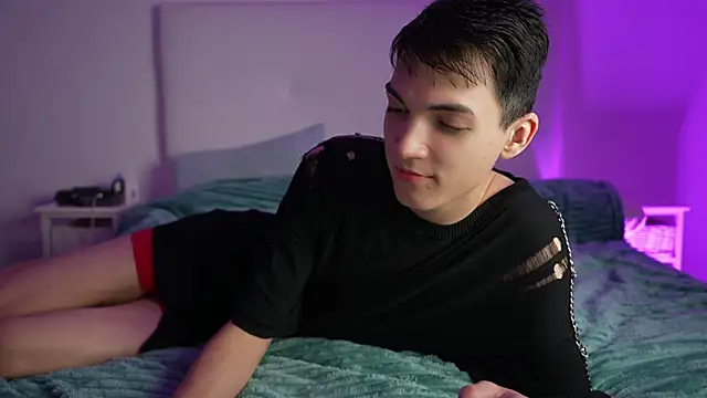 Snapshot of MattyandAiden chatting on February 8, 2026, 8:01 pm MattyandAiden online show from February 8, 2026, 8:01 pm