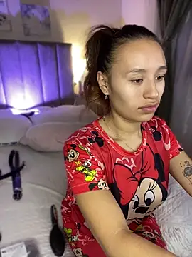 juliana-mancini online show from April 9, 2026, 10:09 am