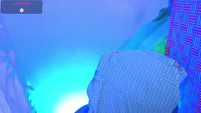 Snapshot of Miranda_sexlove_ chatting on January 14, 2026, 6:08 am Miranda sexlove online show from January 14, 2026, 6:08 am