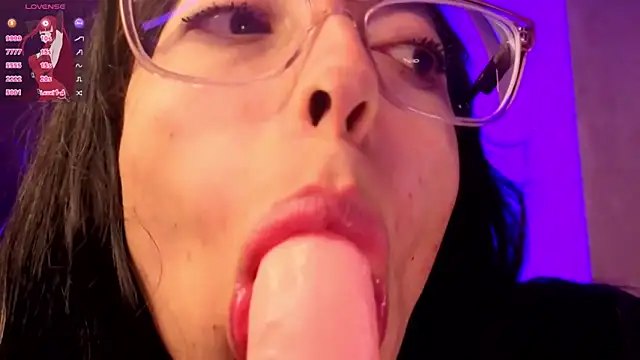 Snapshot of Miranda_sexlove_ chatting on July 19, 2026, 4:27 am Miranda sexlove online show from July 19, 2026, 4:27 am