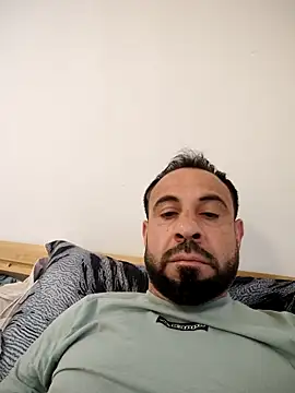 Snapshot of mykelem chatting on May 18, 2026, 7:31 pm mykelem online show from May 18, 2026, 7:31 pm