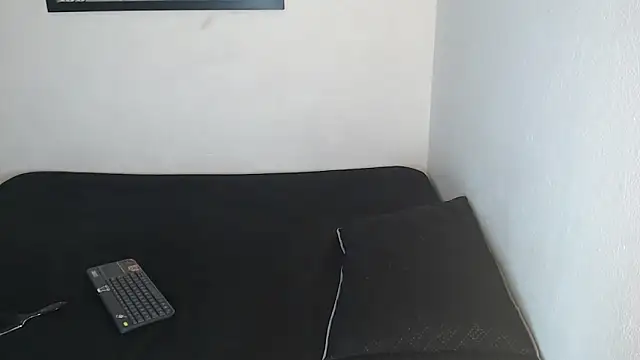 Snapshot of Robisson_zack chatting on March 24, 2026, 6:35 pm Robisson zack online show from March 24, 2026, 6:35 pm