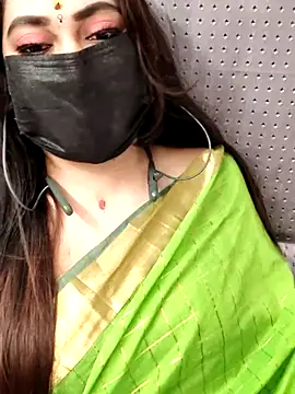 Snapshot of Cutie_nila26 chatting on November 4, 2025, 5:39 am Cutie nila26 online show from November 4, 2025, 5:39 am