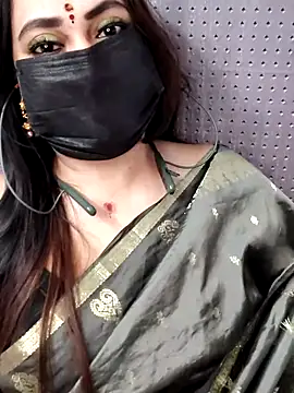 Snapshot of Cutie_nila26 chatting on November 5, 2025, 5:40 am Cutie nila26 online show from November 5, 2025, 5:40 am