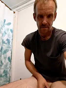 Snapshot of Hungwell1515 chatting on November 15, 2025, 5:42 pm Hungwell1515 online show from November 15, 2025, 5:42 pm