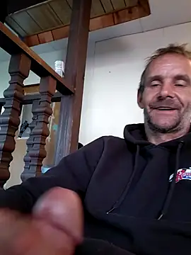 Snapshot of Hungwell1515 chatting on November 29, 2025, 3:37 pm Hungwell1515 online show from November 29, 2025, 3:37 pm