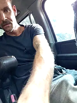 Snapshot of Hungwell1515 chatting on December 18, 2025, 4:24 pm Hungwell1515 online show from December 18, 2025, 4:24 pm