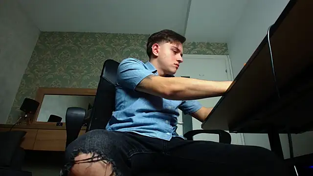 Snapshot of FelixStarkk chatting on October 17, 2025, 4:04 am FelixStarkk online show from October 17, 2025, 4:04 am