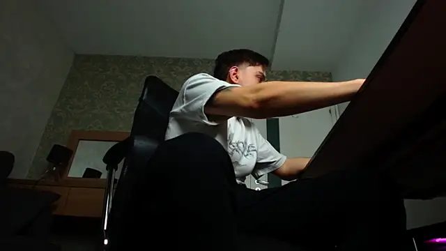 Snapshot of FelixStarkk chatting on November 1, 2025, 4:58 am FelixStarkk online show from November 1, 2025, 4:58 am