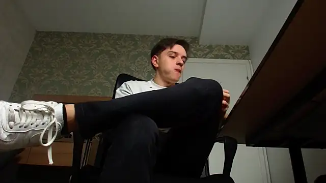 Snapshot of FelixStarkk chatting on November 8, 2025, 5:40 am FelixStarkk online show from November 8, 2025, 5:40 am