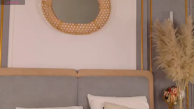 LanaElise online show from November 25, 2025, 5:18 am