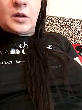 Snapshot of TriumphLove chatting on February 9, 2025, 5:54 pm TriumphLove online show from February 9, 2025, 5:54 pm