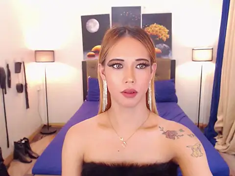 Snapshot of PreciousAmore chatting on December 18, 2025, 3:01 am PreciousAmore online show from December 18, 2025, 3:01 am