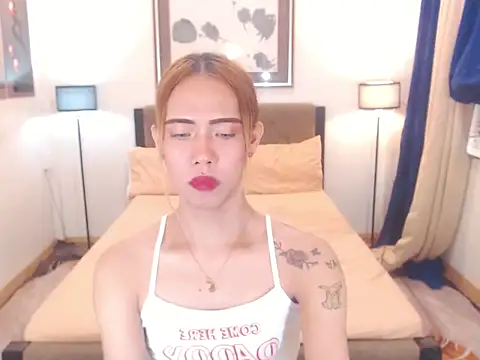 Snapshot of PreciousAmore chatting on April 16, 2026, 9:39 pm PreciousAmore online show from April 16, 2026, 9:39 pm