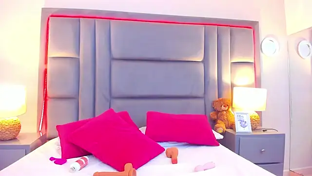 GabyMoreau online show from October 29, 2025, 8:21 pm