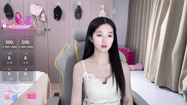 Snapshot of OiOi-666 chatting on December 22, 2025, 12:46 pm OiOi-666 online show from December 22, 2025, 12:46 pm