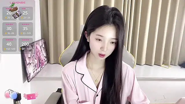 Snapshot of OiOi-666 chatting on January 19, 2026, 12:53 pm OiOi-666 online show from January 19, 2026, 12:53 pm