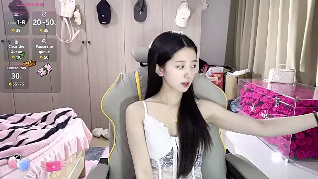 Snapshot of OiOi-666 chatting on February 1, 2026, 2:10 am OiOi-666 online show from February 1, 2026, 2:10 am