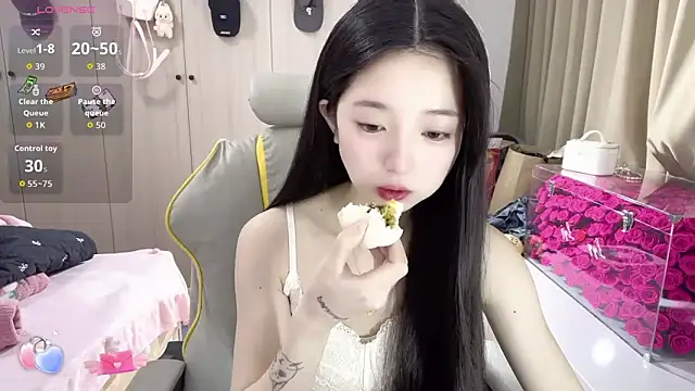 Snapshot of OiOi-666 chatting on February 2, 2026, 1:37 am OiOi-666 online show from February 2, 2026, 1:37 am