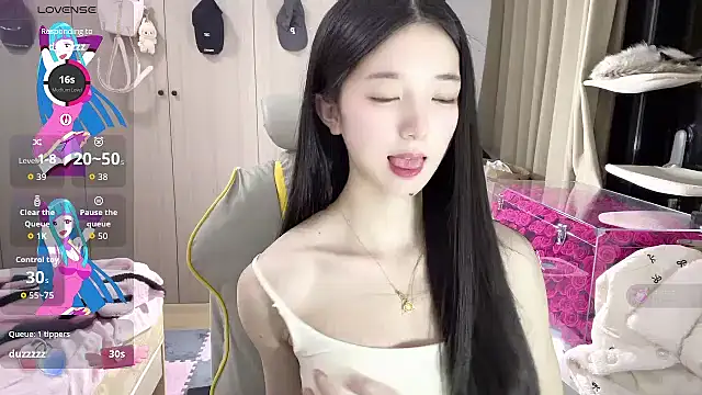 Snapshot of OiOi-666 chatting on February 12, 2026, 1:06 pm OiOi-666 online show from February 12, 2026, 1:06 pm