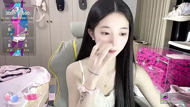 Snapshot of OiOi-666 chatting on February 15, 2026, 11:08 am OiOi-666 online show from February 15, 2026, 11:08 am