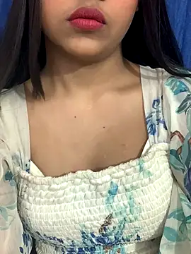 Snapshot of Rashi-48 chatting on December 17, 2025, 5:52 pm Rashi-48 online show from December 17, 2025, 5:52 pm