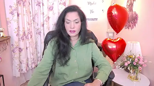 Snapshot of MyLovOne chatting on February 13, 2026, 11:28 am MyLovOne online show from February 13, 2026, 11:28 am