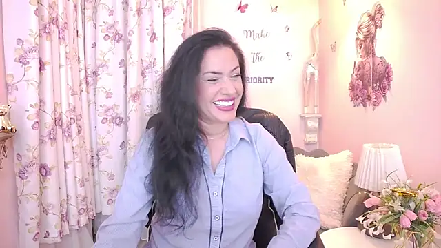 Snapshot of MyLovOne chatting on February 27, 2026, 12:16 pm MyLovOne online show from February 27, 2026, 12:16 pm