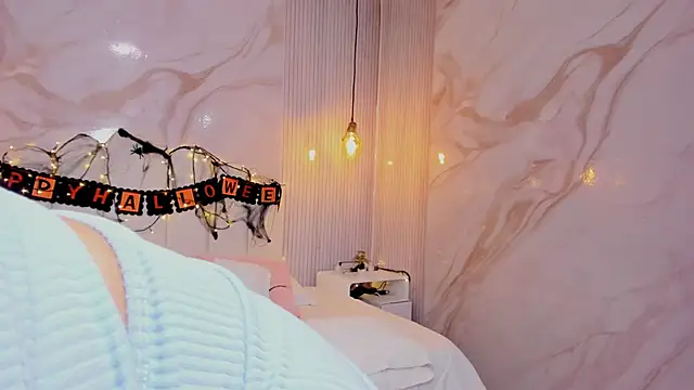 Snapshot of luna_hot_ass chatting on October 30, 2025, 8:42 pm luna hot ass online show from October 30, 2025, 8:42 pm